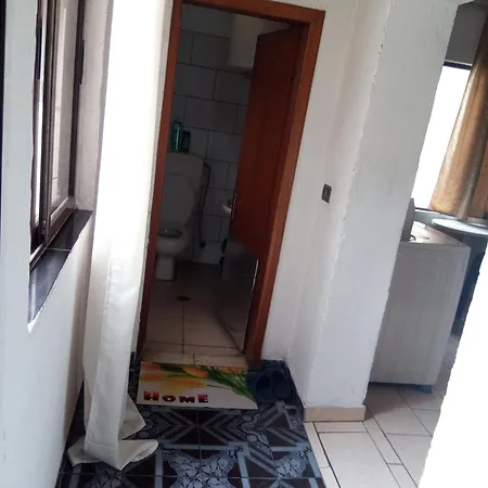 Accommodatie bij particulieren Private Flat In House 17 Tirana