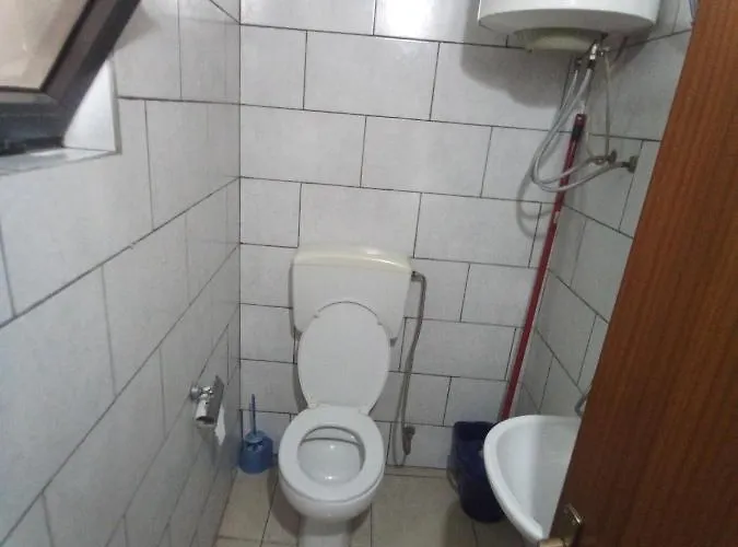 民宿 Private Flat In House 17 *