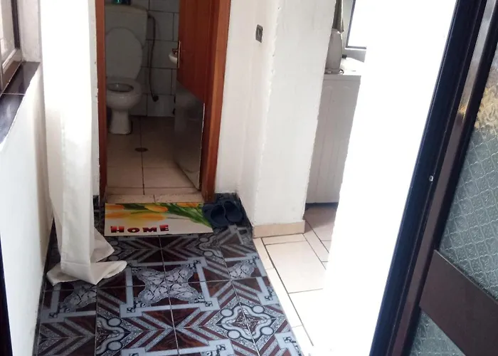 Private Flat In House 17 民宿 地拉那