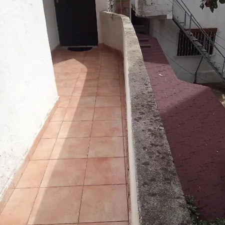Private Flat In House 17 Δωμάτια σε οικογενειακή κατοικία *