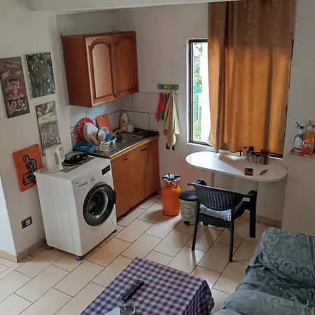 Δωμάτια σε οικογενειακή κατοικία Private Flat In House 17 *