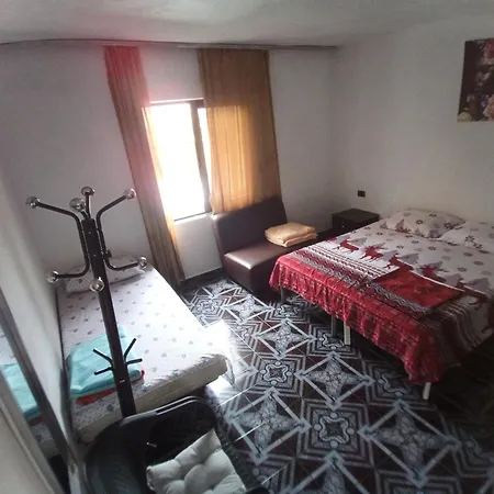 Private Flat In House 17 *