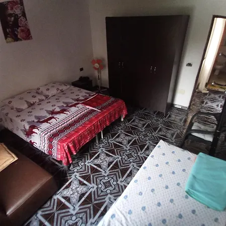 Private Flat In House 17 Δωμάτια σε οικογενειακή κατοικία *