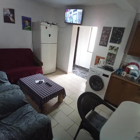Δωμάτια σε οικογενειακή κατοικία Private Flat In House 17