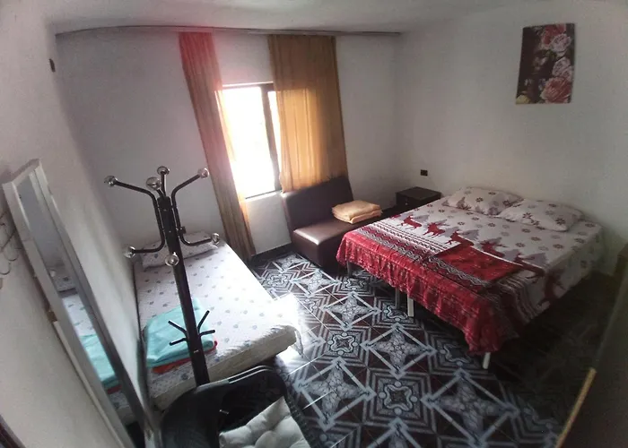 Private Flat In House 17 *